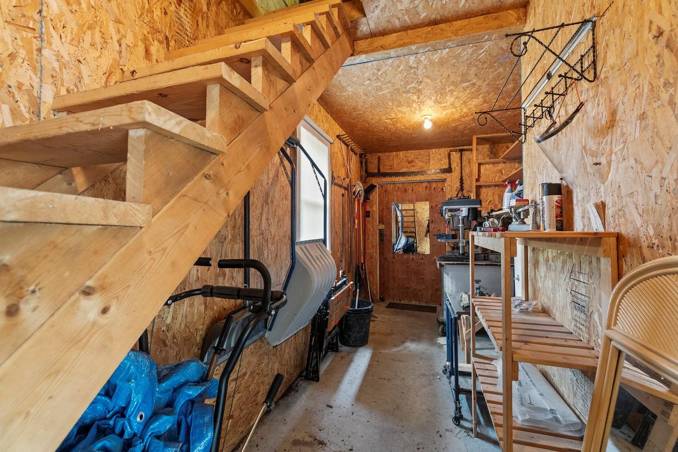 Garage - 3070 Ch. Ste-Angélique, Saint-Lazare, QC - Indoor Photo Showing Other Room
