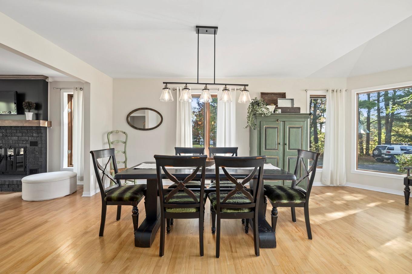 Dining room - 3070 Ch. Ste-Angélique, Saint-Lazare, QC - Indoor Photo Showing Dining Room