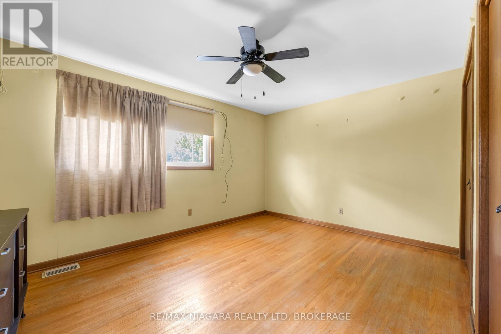 21 Donlea Drive, Port Colborne (Main Street), ON - Indoor Photo Showing Other Room