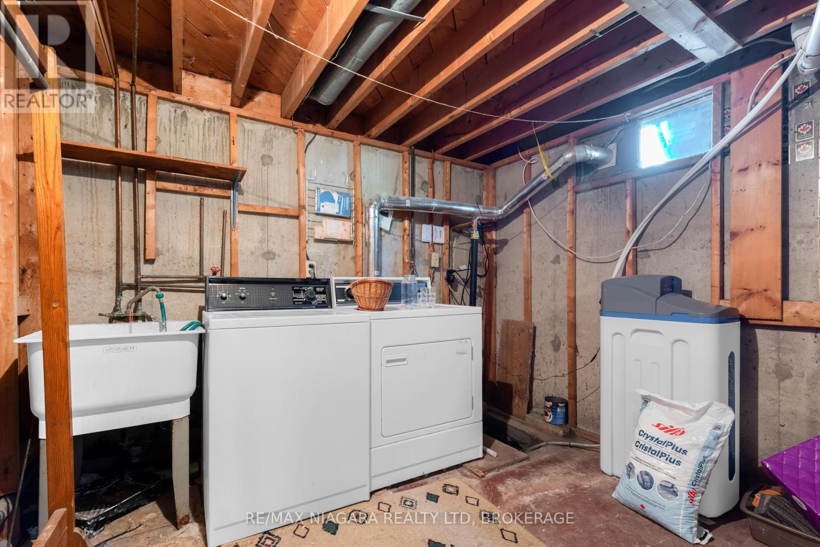 21 Donlea Drive, Port Colborne (Main Street), ON - Indoor Photo Showing Laundry Room