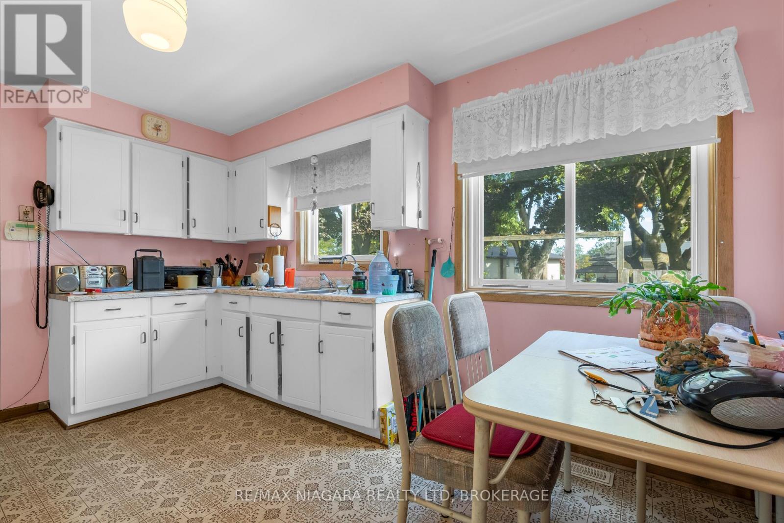 21 Donlea Drive, Port Colborne (Main Street), ON - Indoor Photo Showing Kitchen