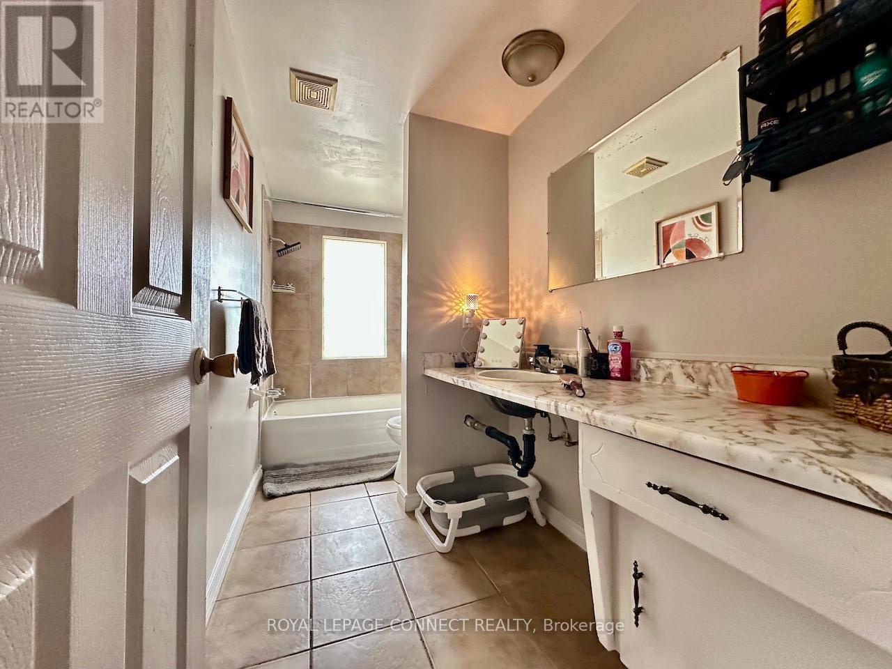 10 Orchard Place, Chatham-Kent, ON - Indoor