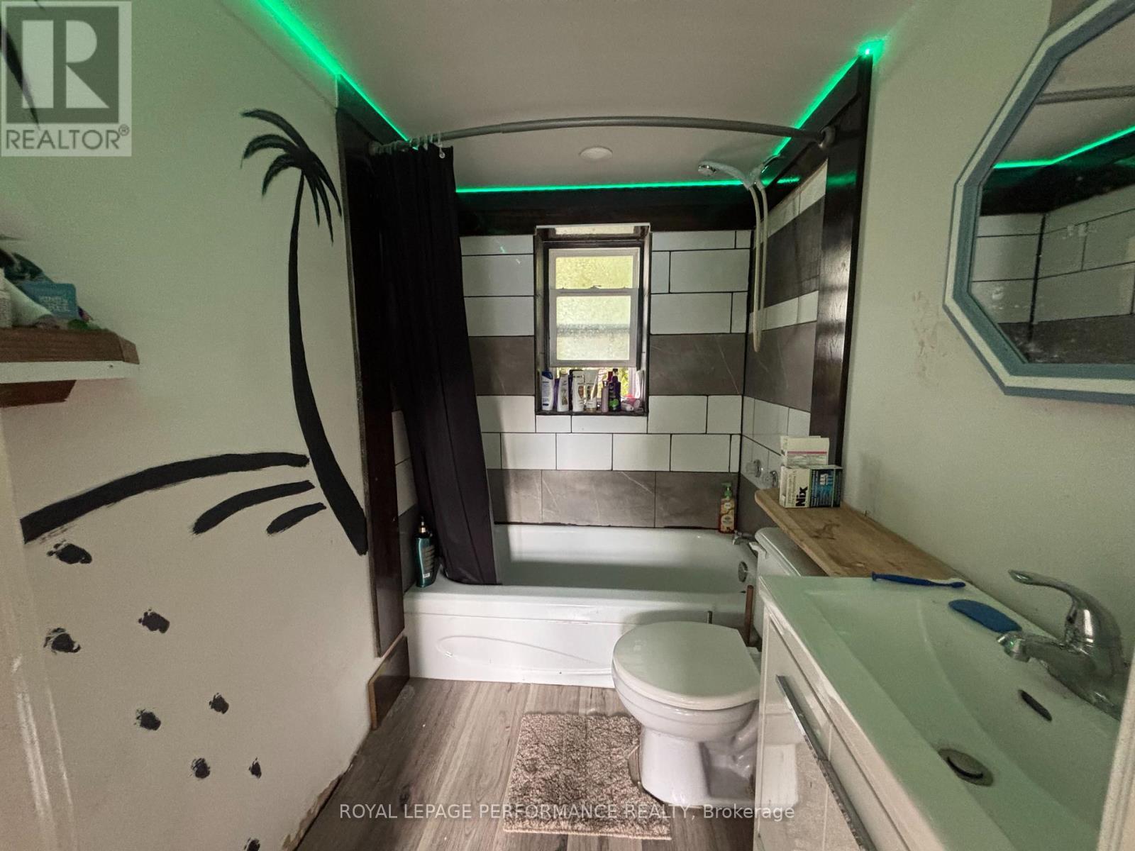 345 Gloucester St N Street N, Cornwall, ON - Indoor