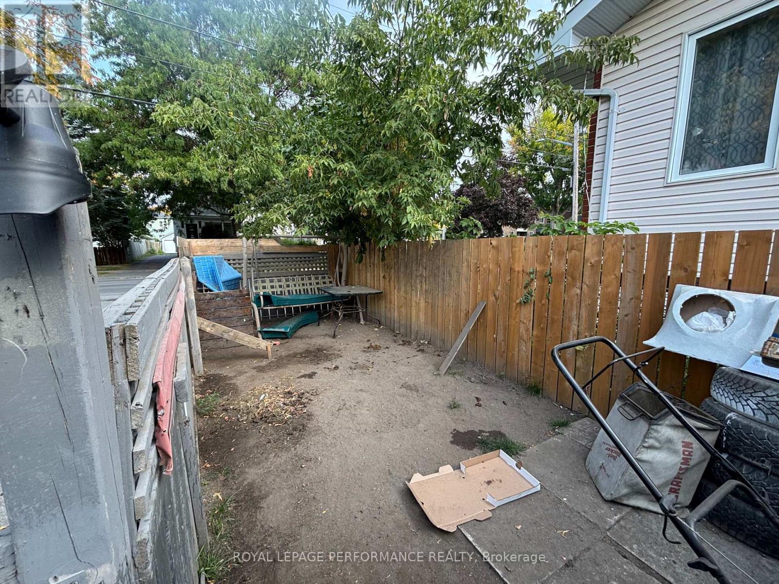 345 Gloucester St N Street N, Cornwall, ON - Outdoor