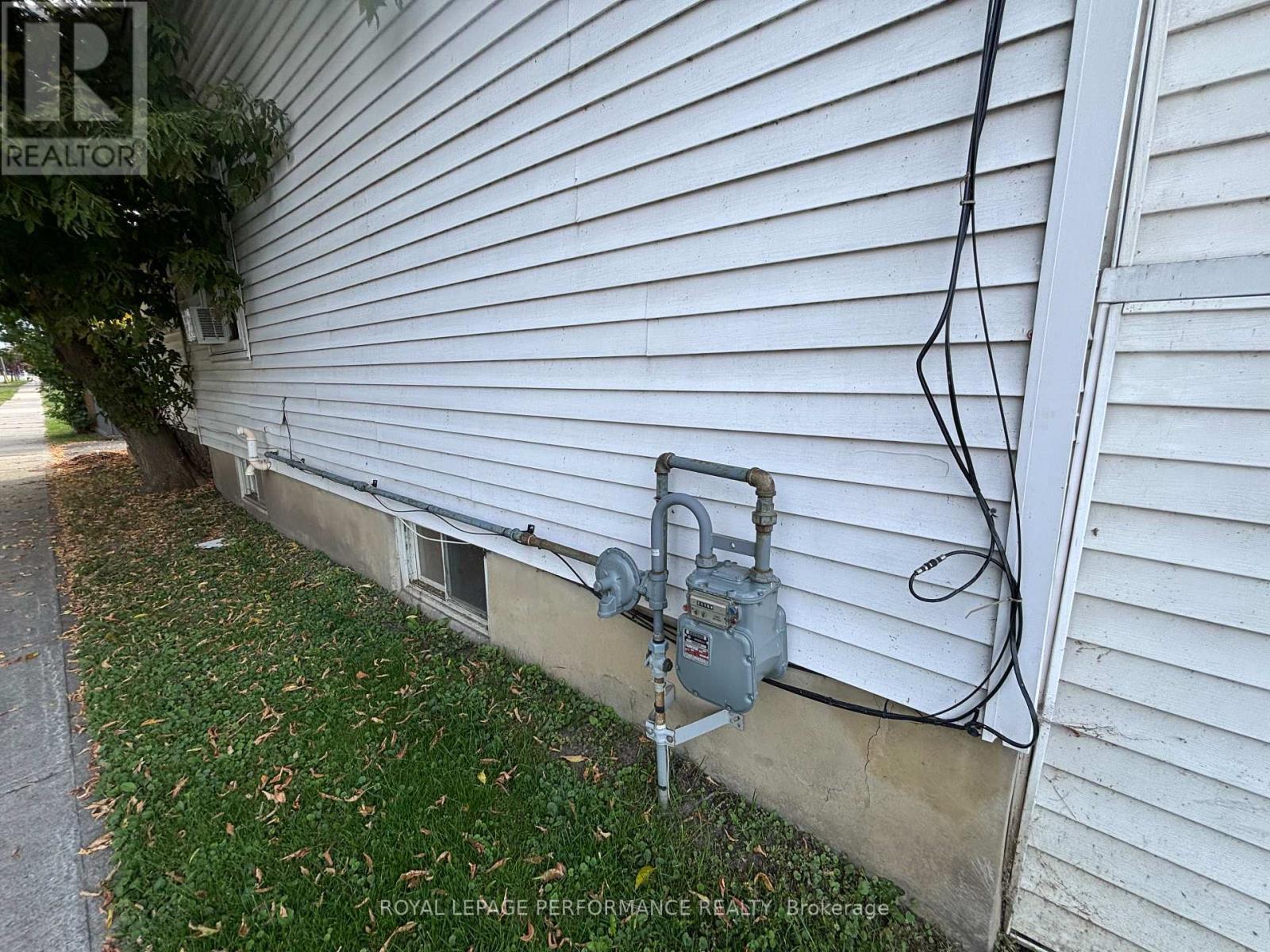 345 Gloucester St N Street N, Cornwall, ON - Outdoor