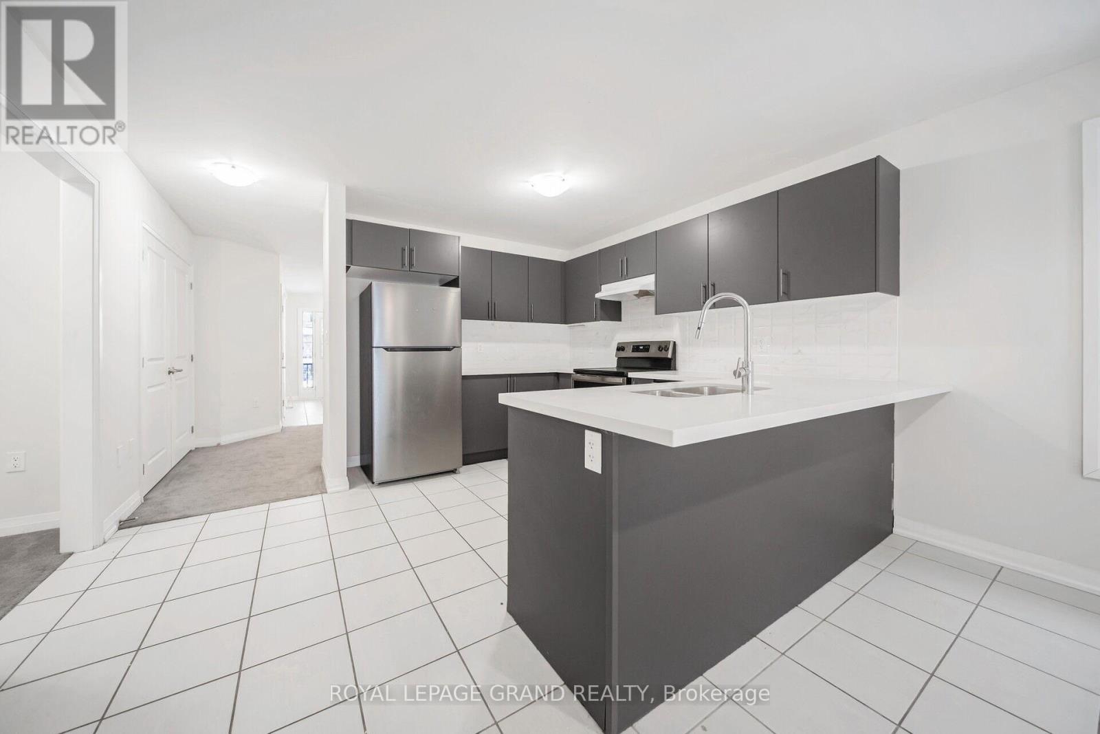 16 Revol Road, Penetanguishene, ON - Indoor Photo Showing Kitchen