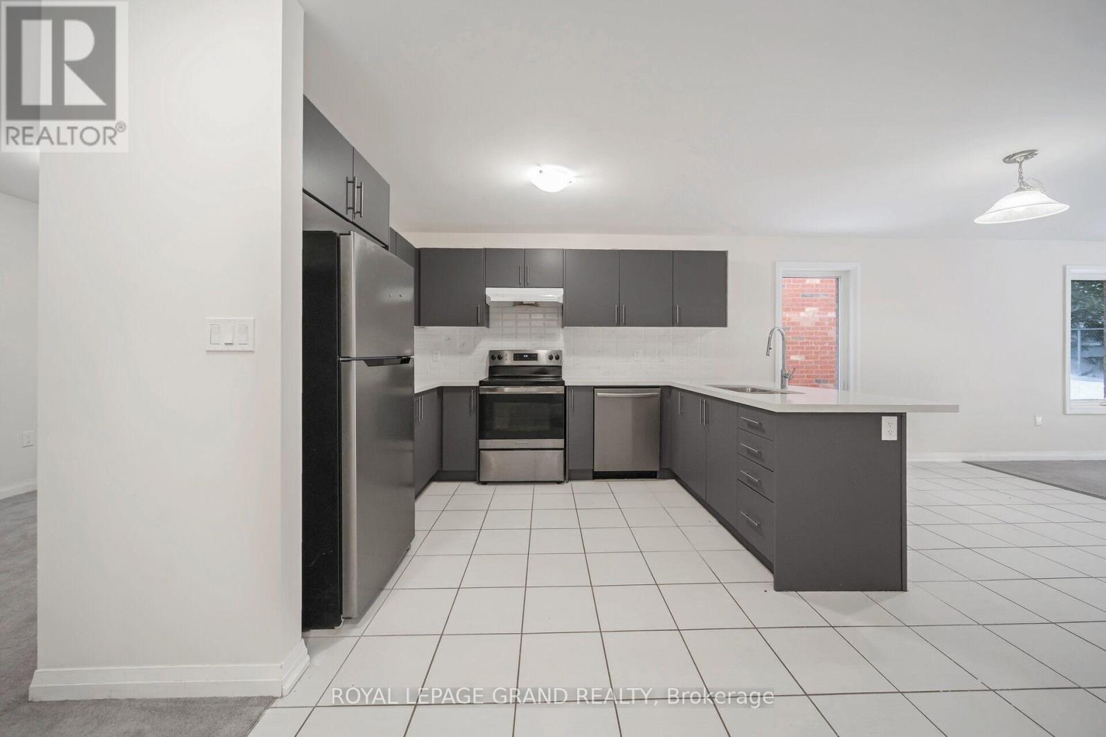 16 Revol Road, Penetanguishene, ON - Indoor Photo Showing Kitchen
