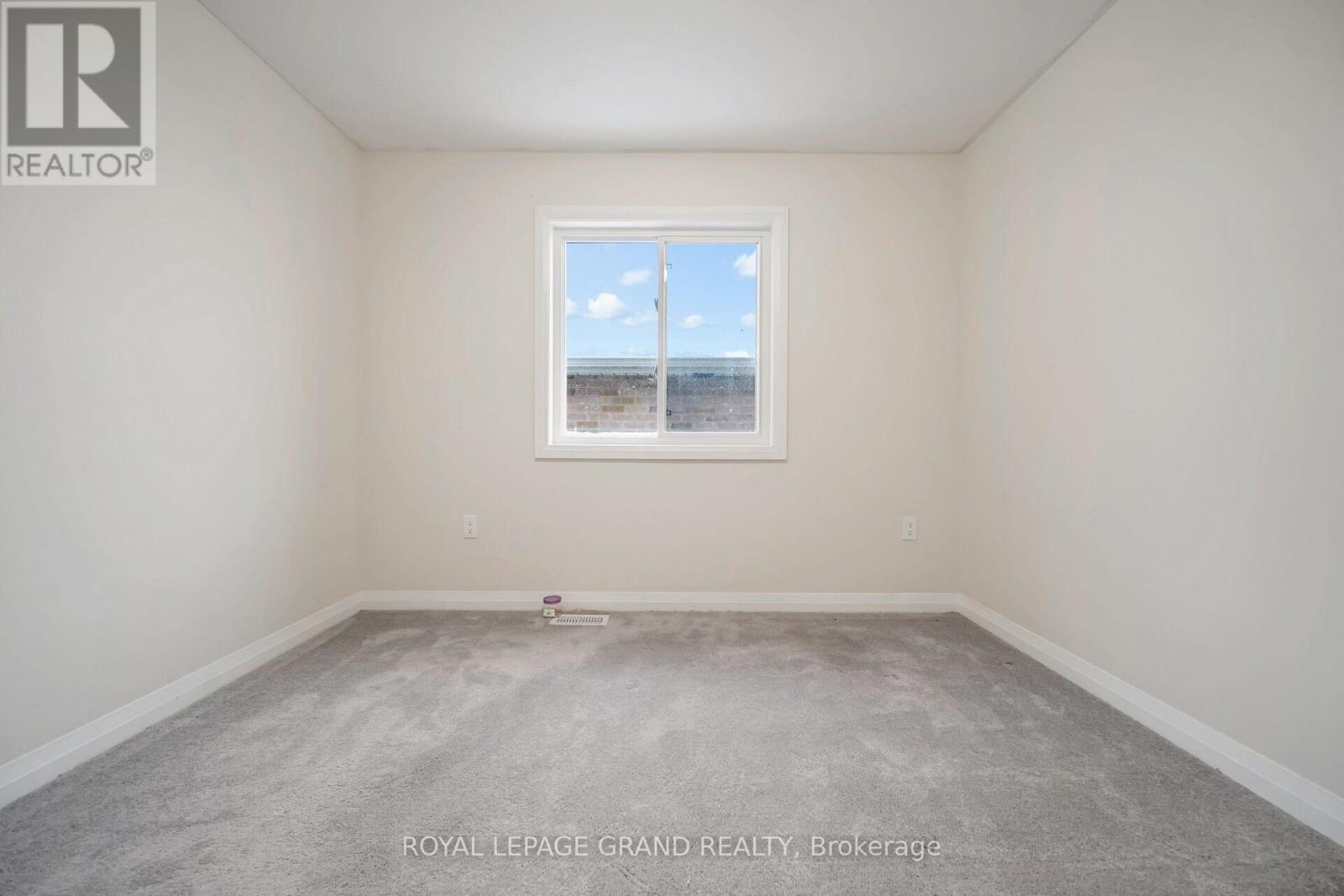 16 Revol Road, Penetanguishene, ON - Indoor Photo Showing Other Room