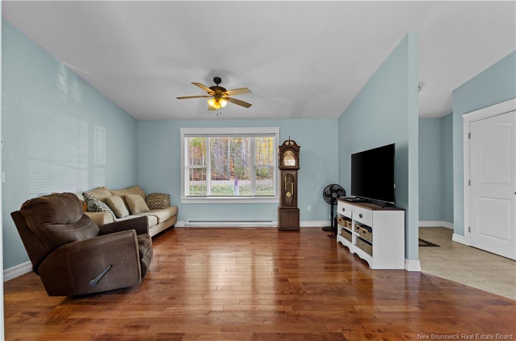 31 Lyman St, Burton, NB