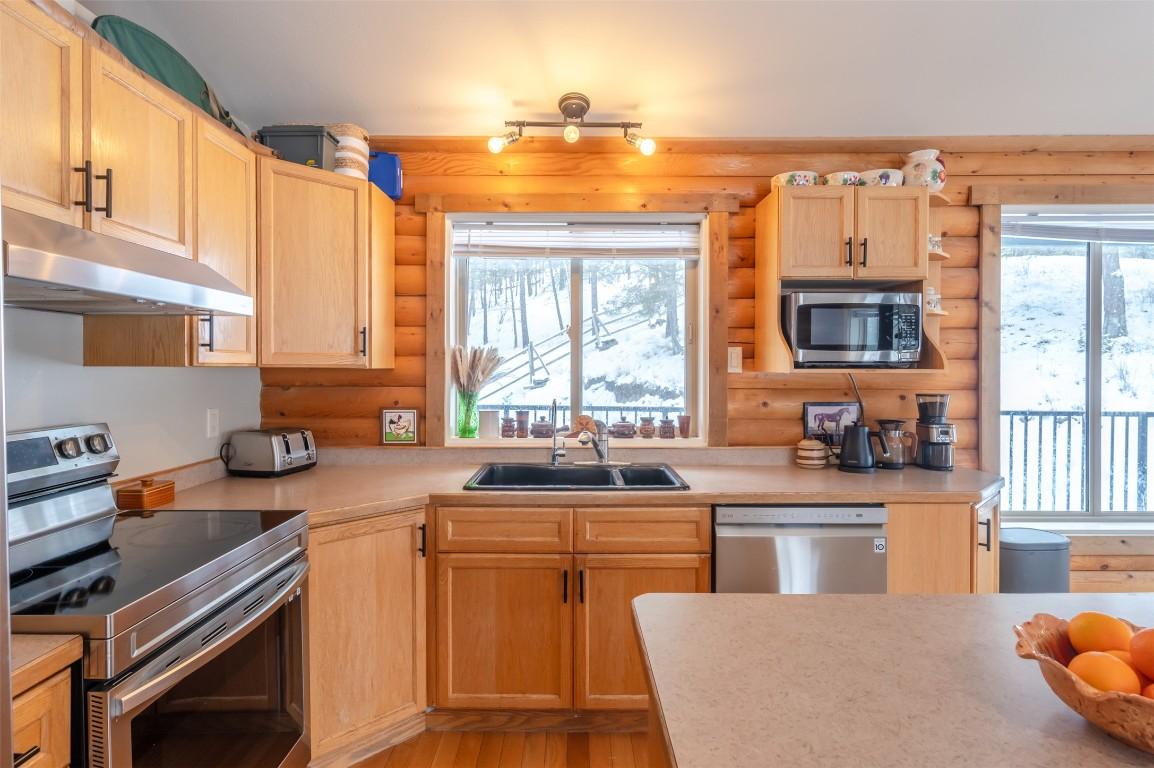 105 Saddlehorn Drive, Kaleden, BC - Indoor Photo Showing Kitchen
