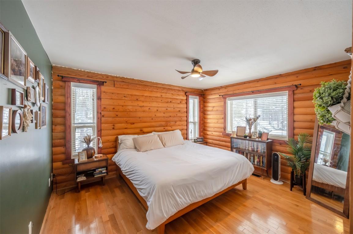 105 Saddlehorn Drive, Kaleden, BC - Indoor Photo Showing Bedroom