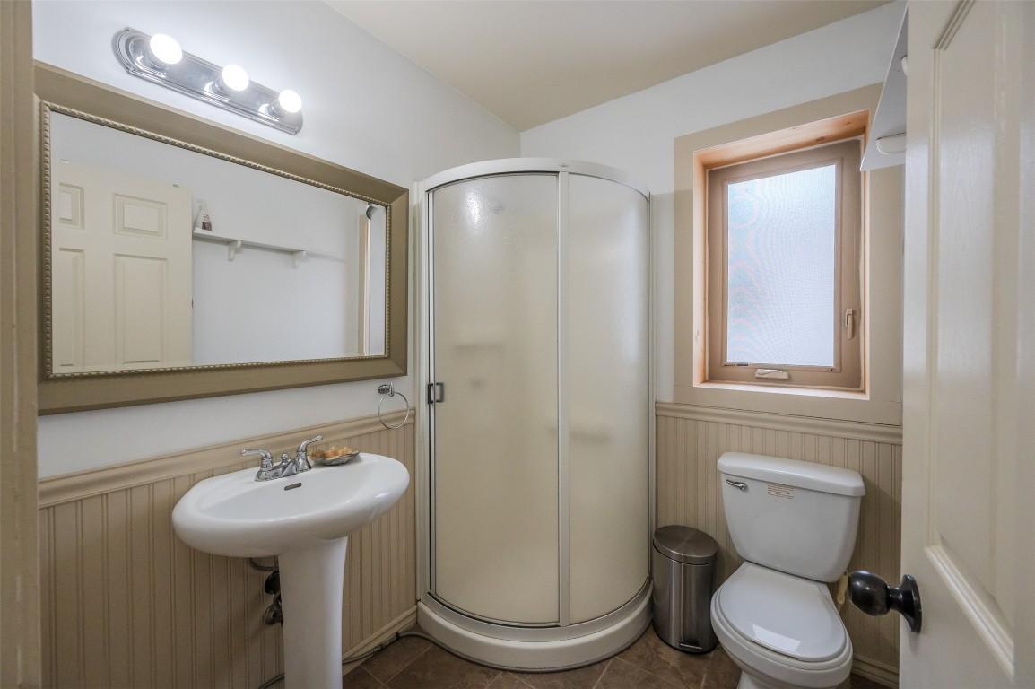 105 Saddlehorn Drive, Kaleden, BC - Indoor Photo Showing Bathroom
