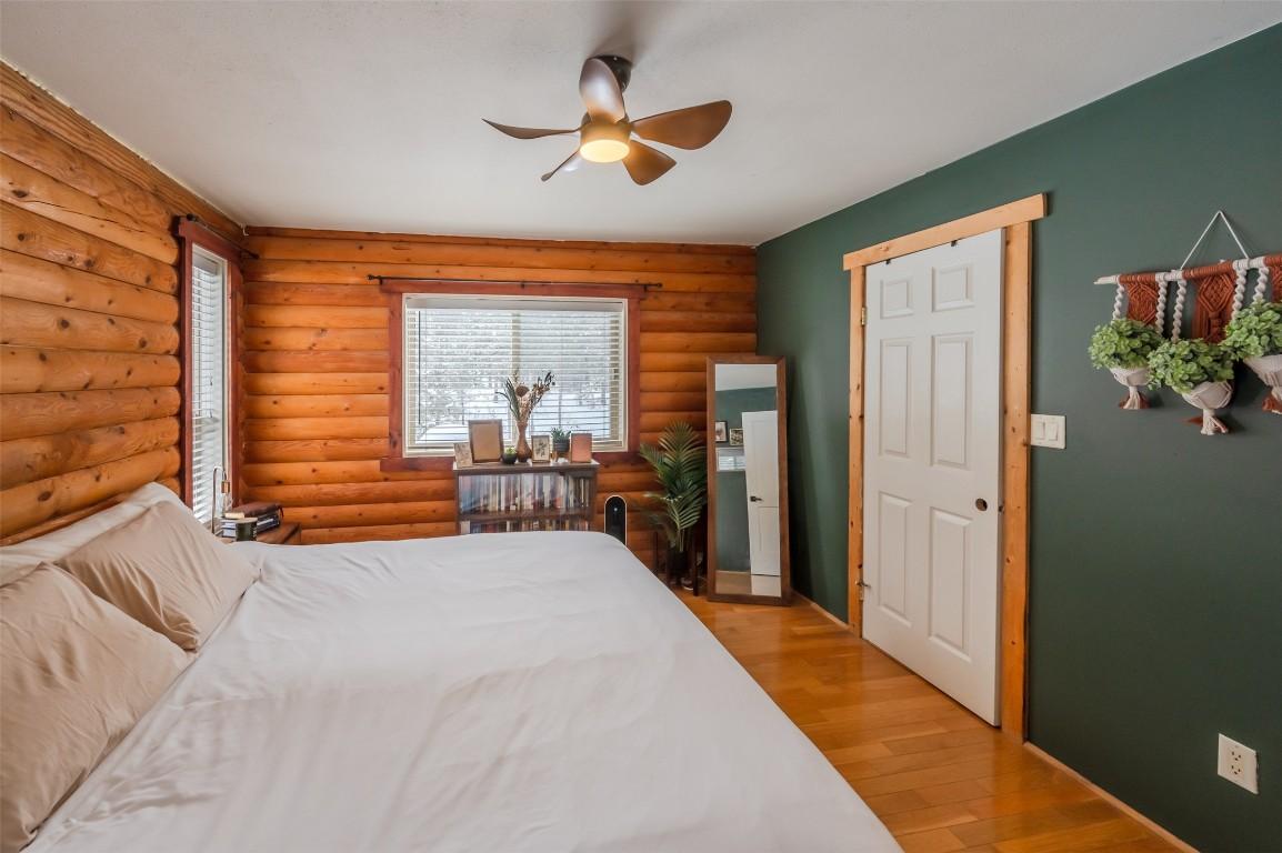 105 Saddlehorn Drive, Kaleden, BC - Indoor Photo Showing Bedroom