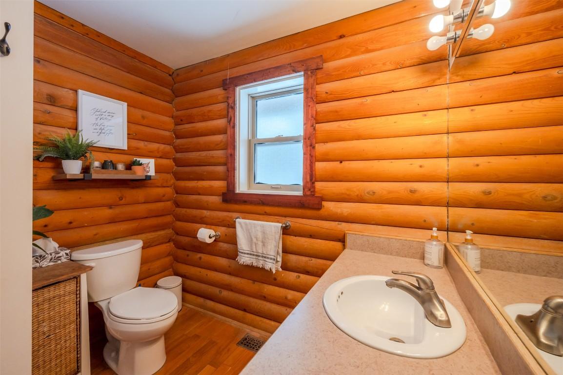 105 Saddlehorn Drive, Kaleden, BC - Indoor Photo Showing Bathroom