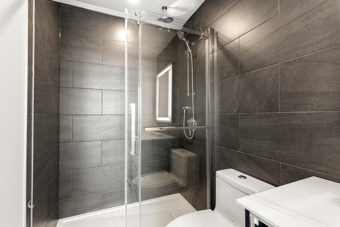 Ensuite bathroom - 2205-1020 Rue De La Montagne, Montréal (Ville-Marie), QC - Indoor Photo Showing Bathroom