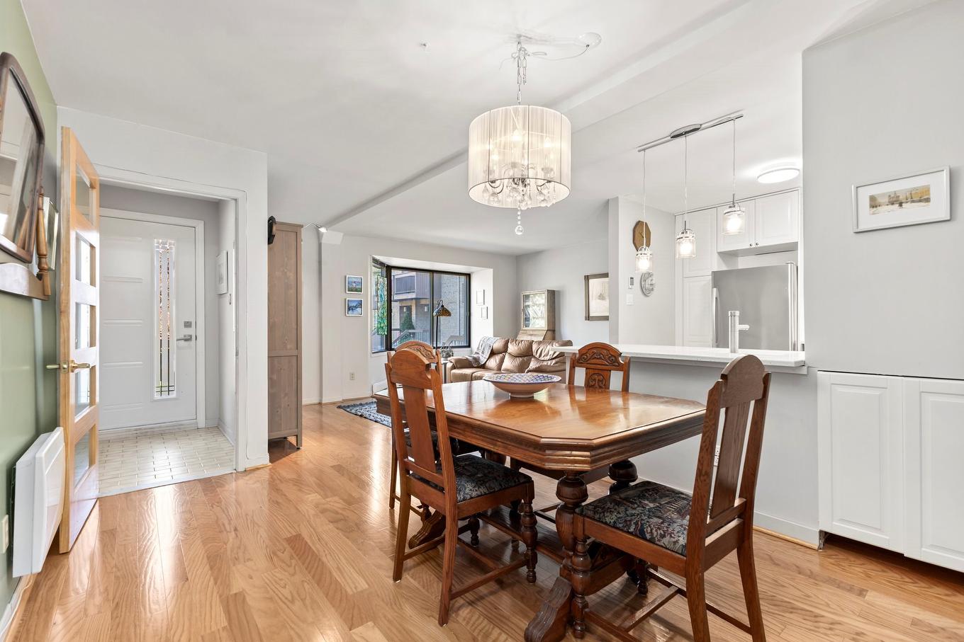 Vue d'ensemble - 5554 Place De Jumonville, Montréal (Rosemont/La Petite-Patrie), QC - Indoor Photo Showing Dining Room