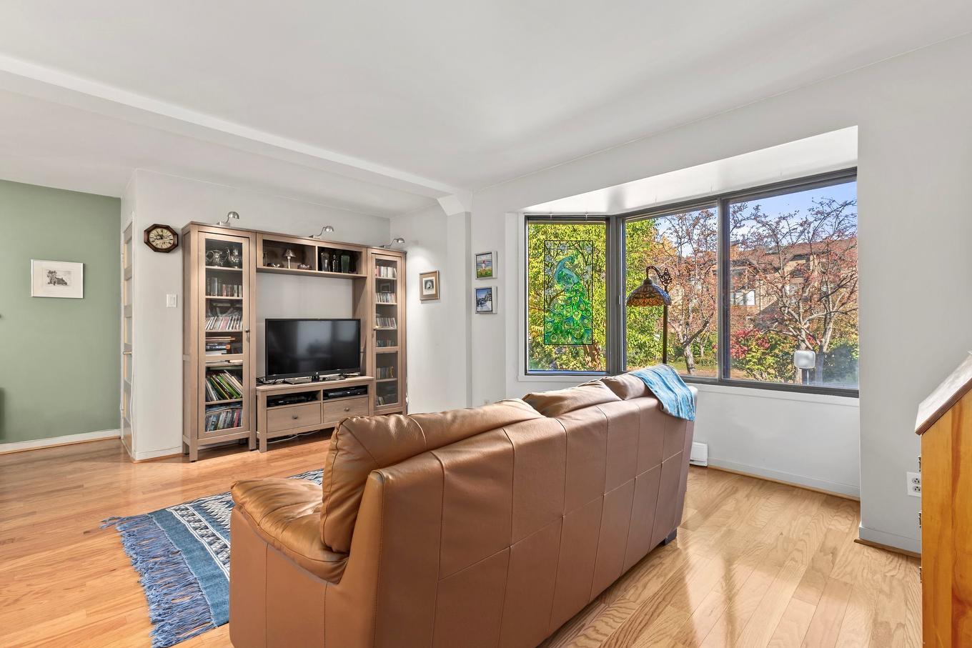 Salon - 5554 Place De Jumonville, Montréal (Rosemont/La Petite-Patrie), QC - Indoor Photo Showing Living Room