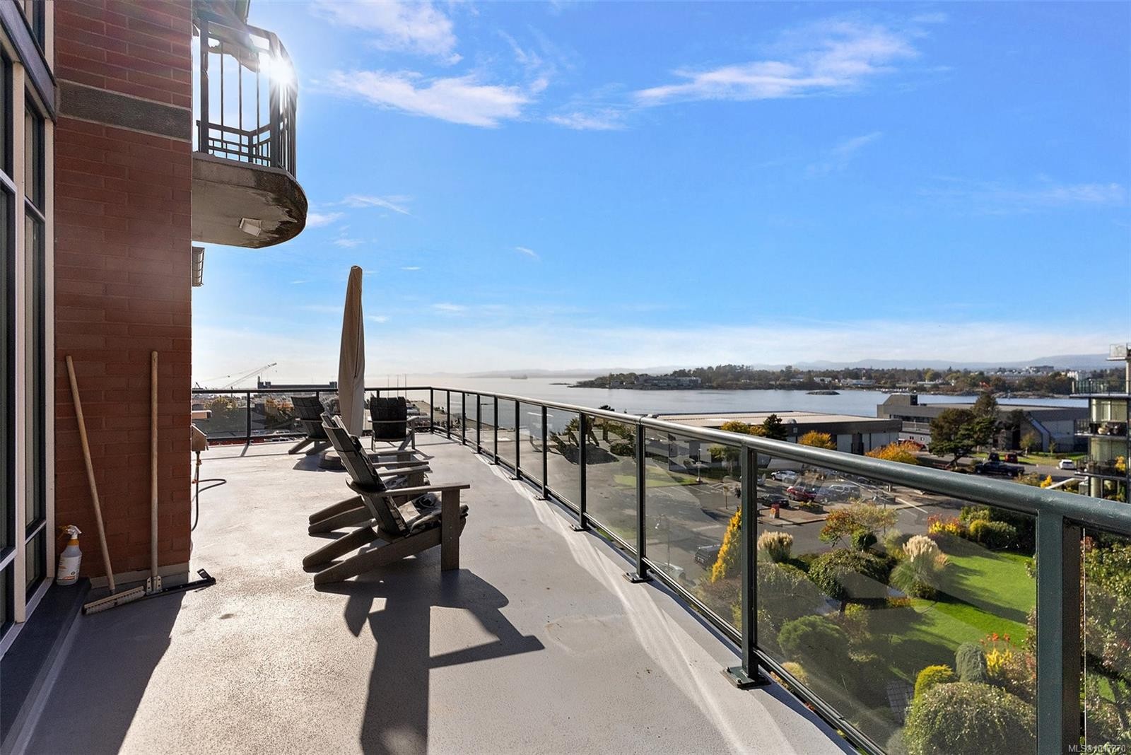 631-21 Dallas Rd, Victoria, BC - Outdoor With View