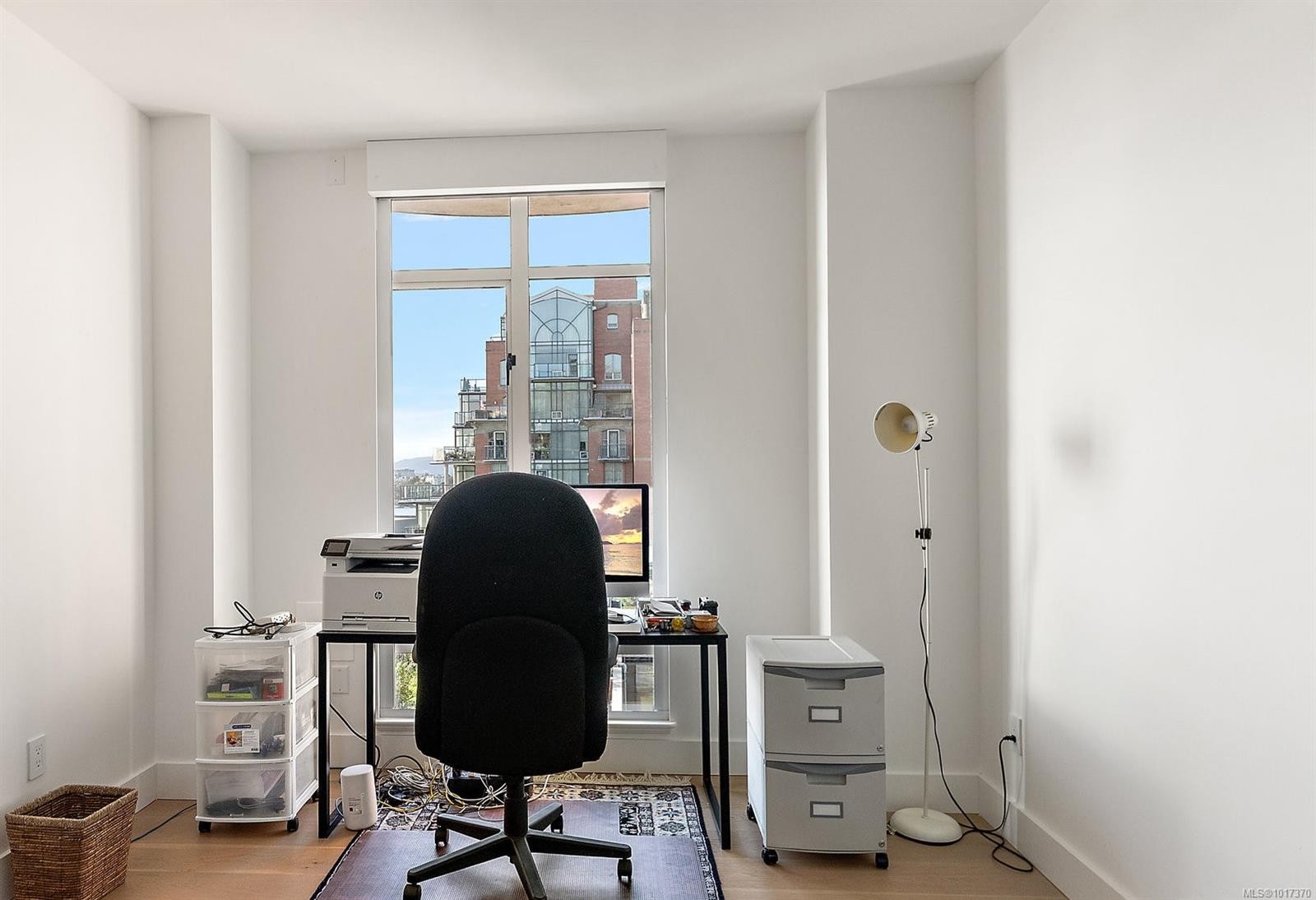 631-21 Dallas Rd, Victoria, BC - Indoor Photo Showing Office