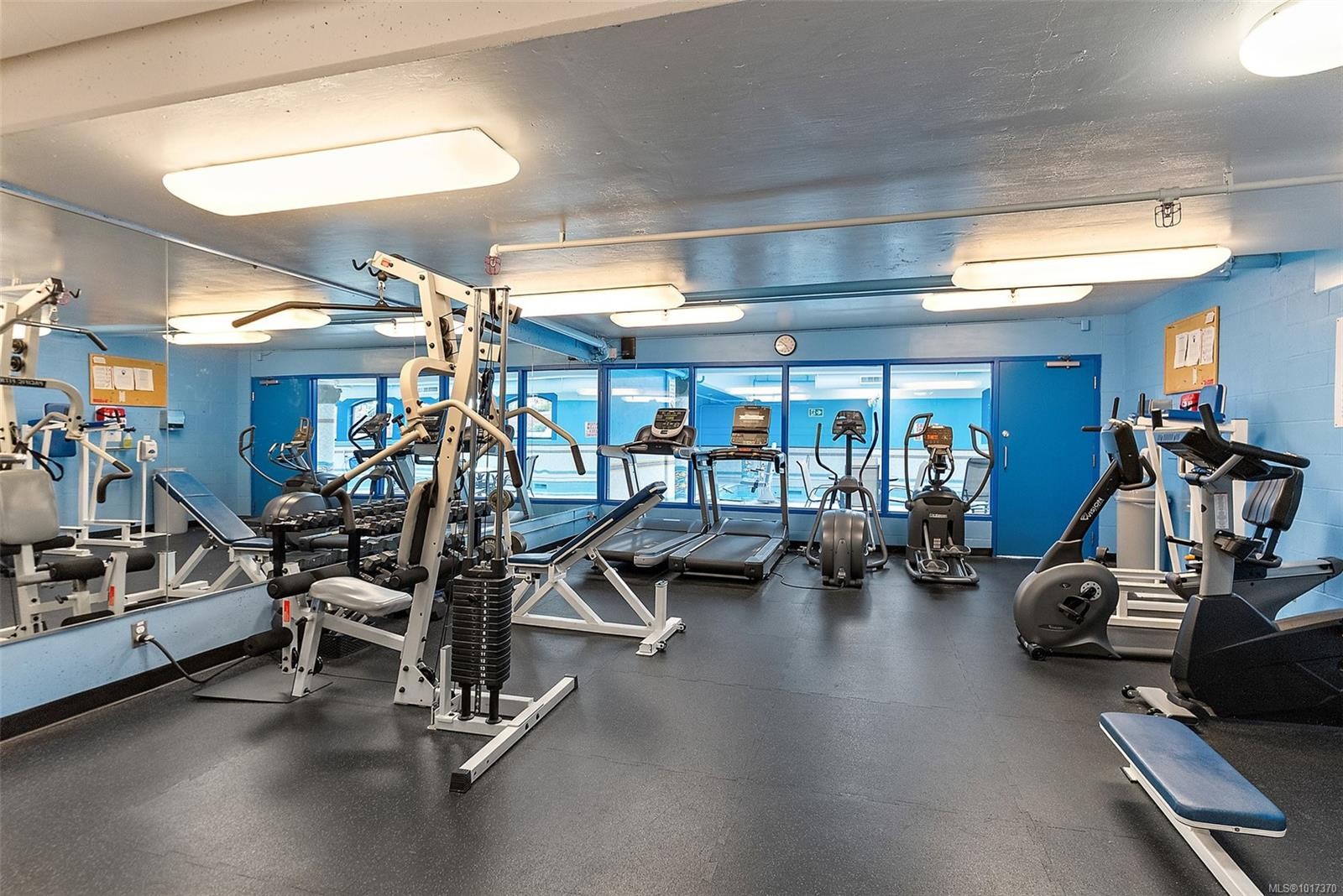 631-21 Dallas Rd, Victoria, BC - Indoor Photo Showing Gym Room