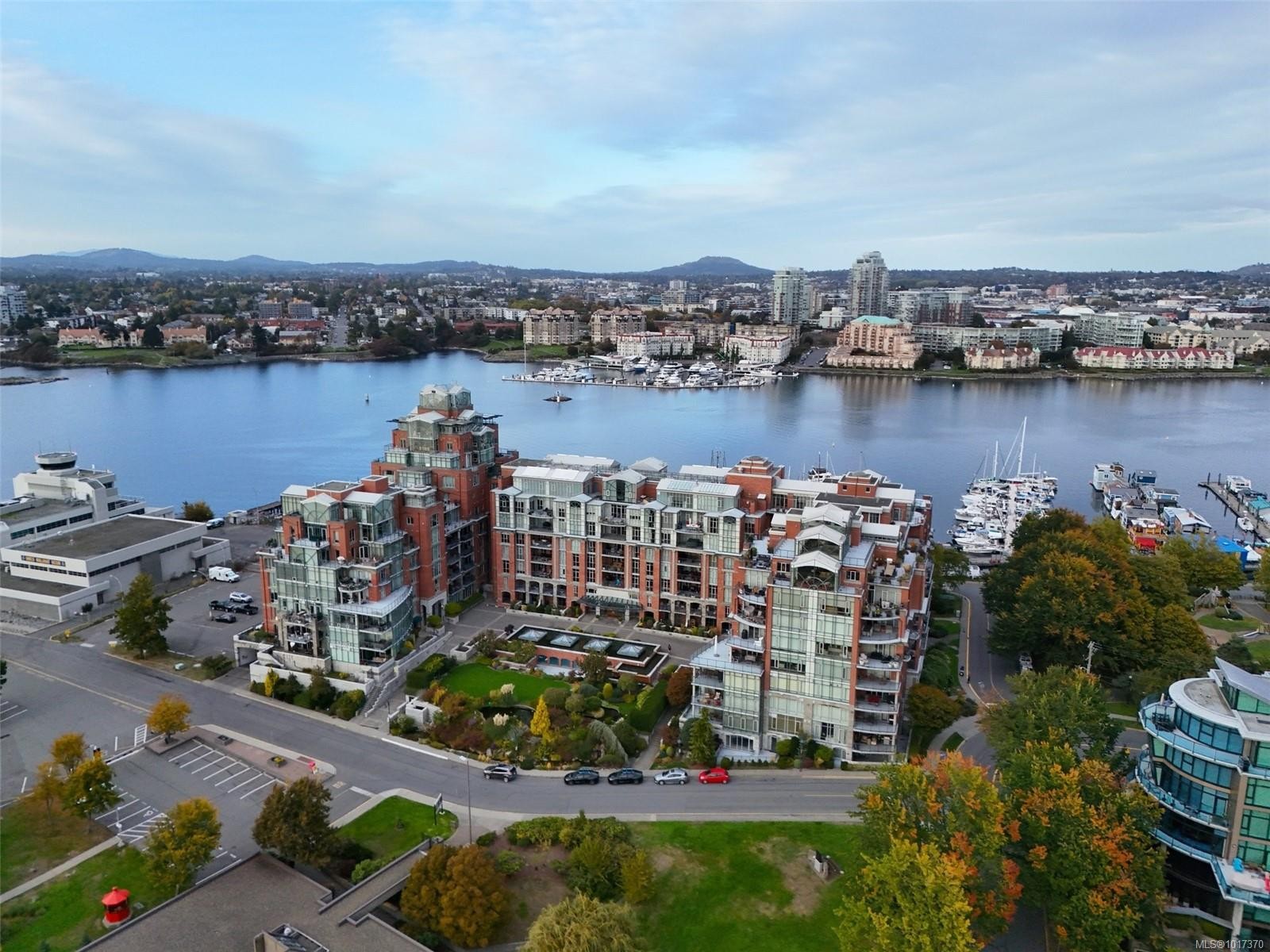 631-21 Dallas Rd, Victoria, BC - Outdoor With Body Of Water With View