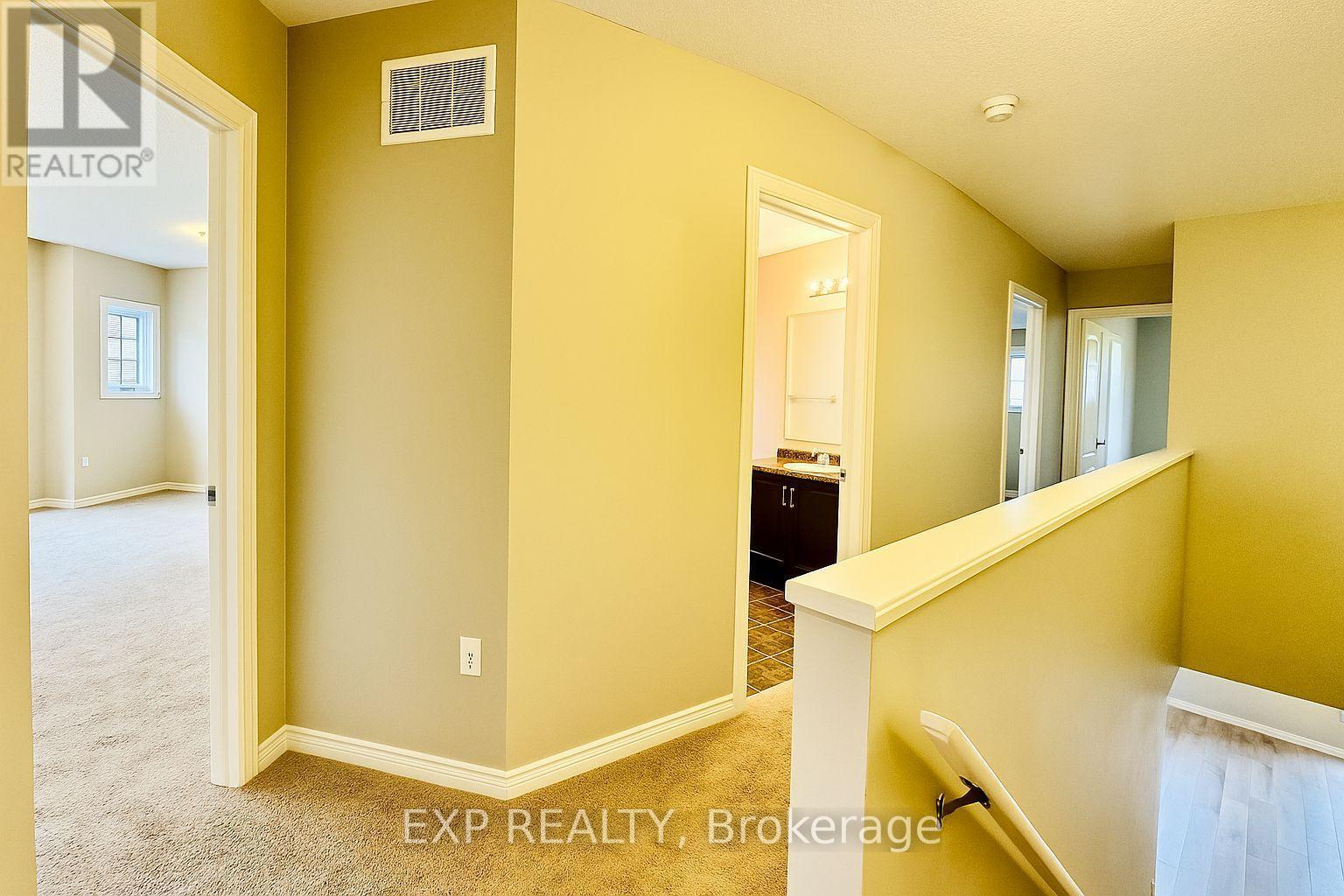 B6 - 6 Upper Mercer Street E, Kitchener, ON - Indoor Photo Showing Other Room