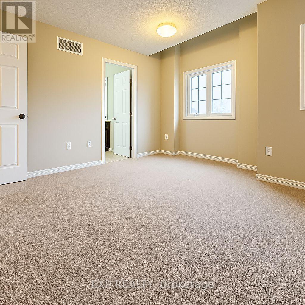 B6 - 6 Upper Mercer Street E, Kitchener, ON - Indoor Photo Showing Other Room