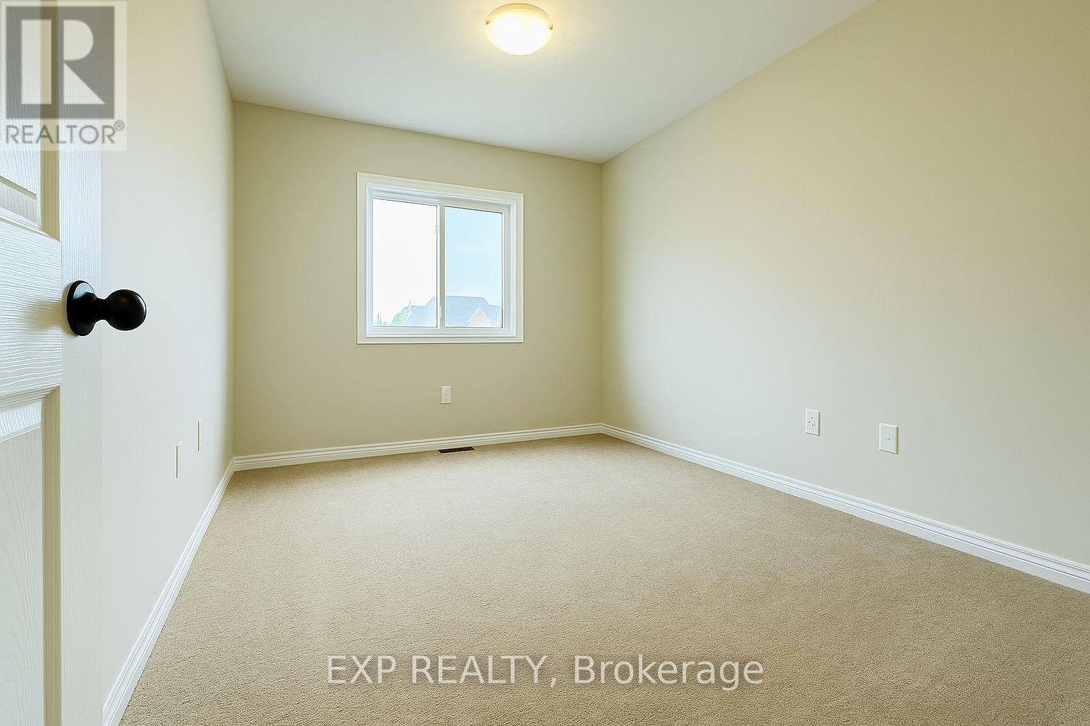 B6 - 6 Upper Mercer Street E, Kitchener, ON - Indoor Photo Showing Other Room