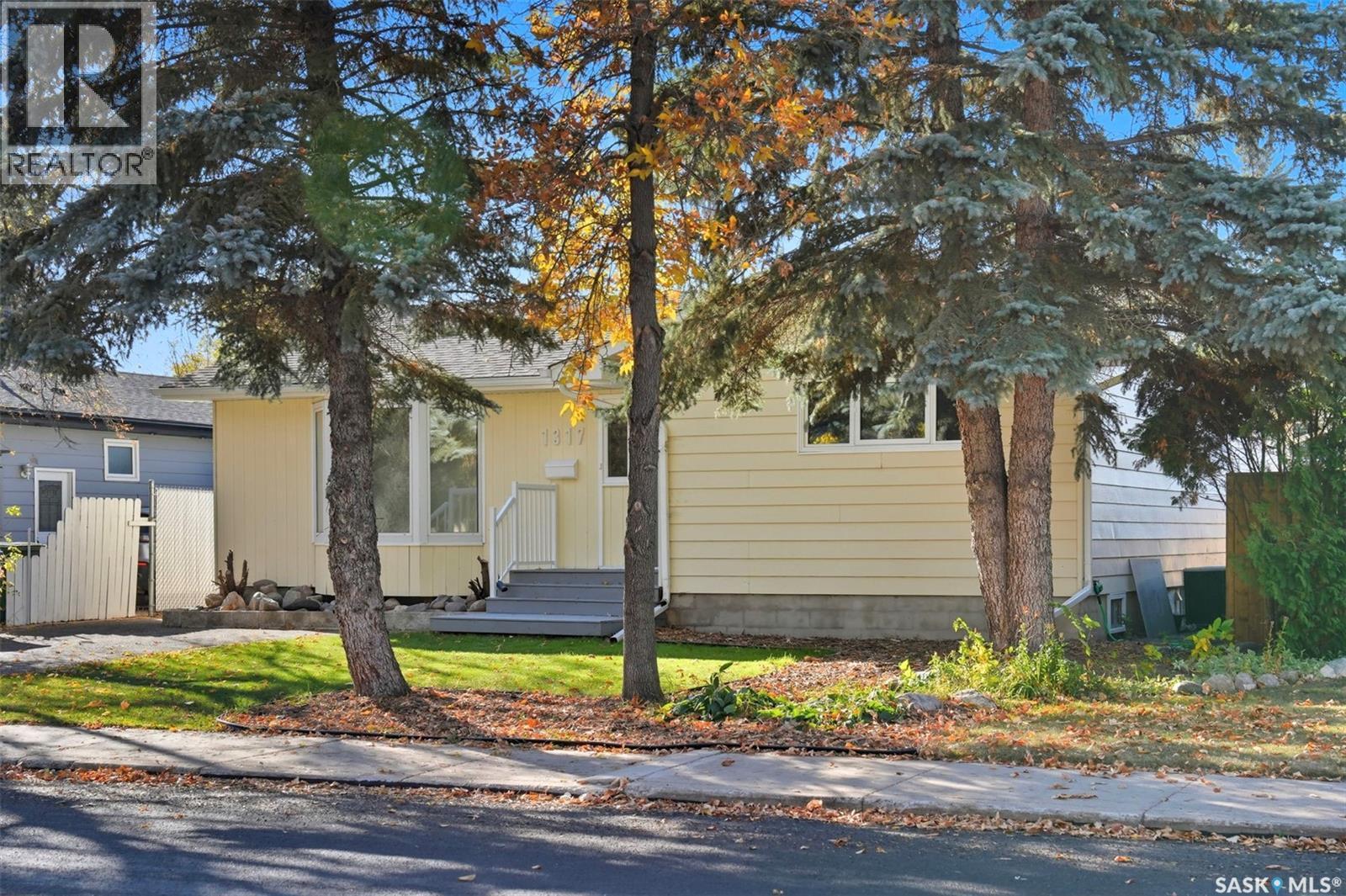 1317 Elevator Road, Saskatoon, SK - Outdoor