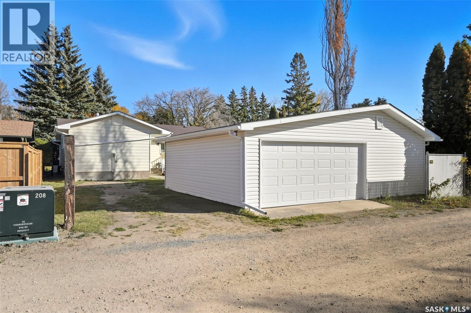 1317 Elevator Road, Saskatoon, SK - Outdoor With Exterior