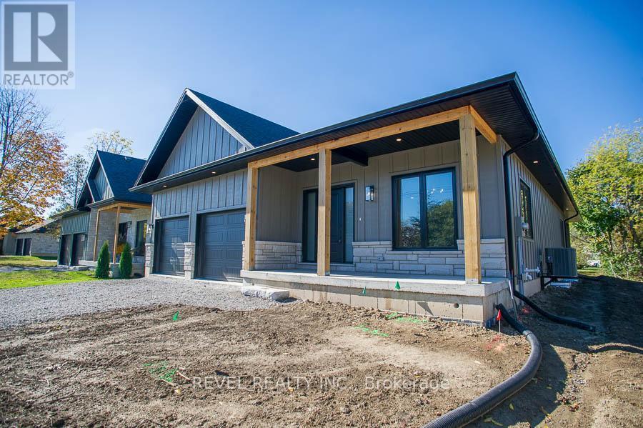 7 Scott Drive, Norfolk, ON - Outdoor With Deck Patio Veranda