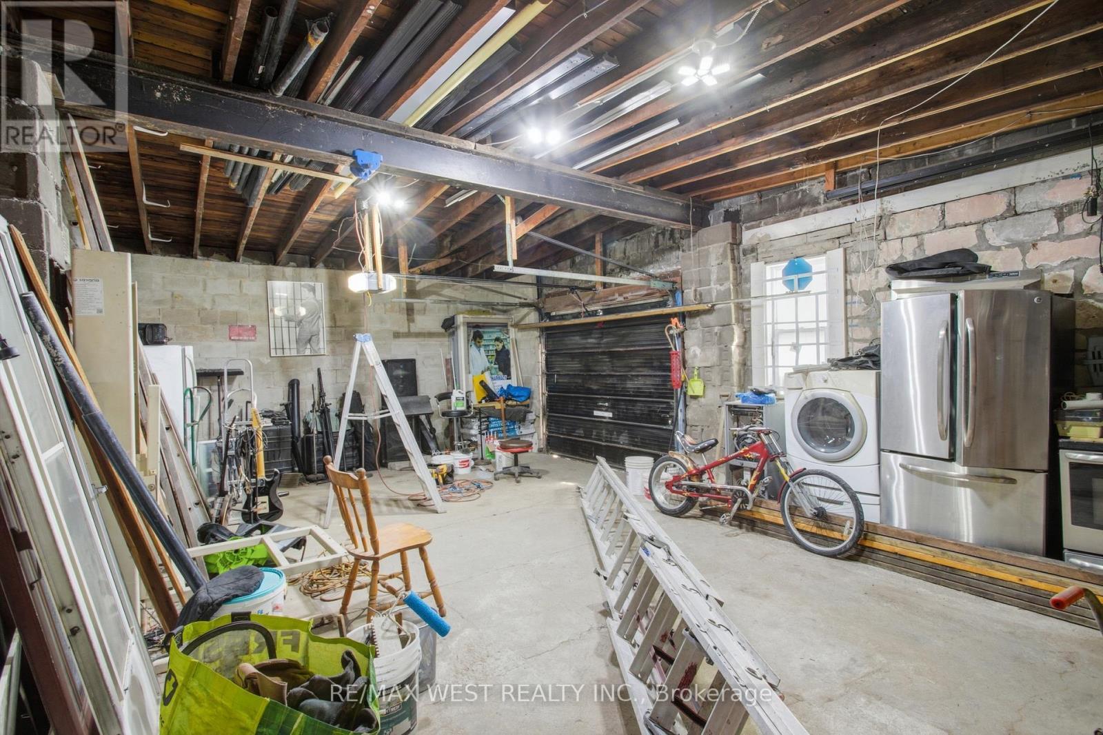 Garage - 597 Barton Street E, Hamilton, ON