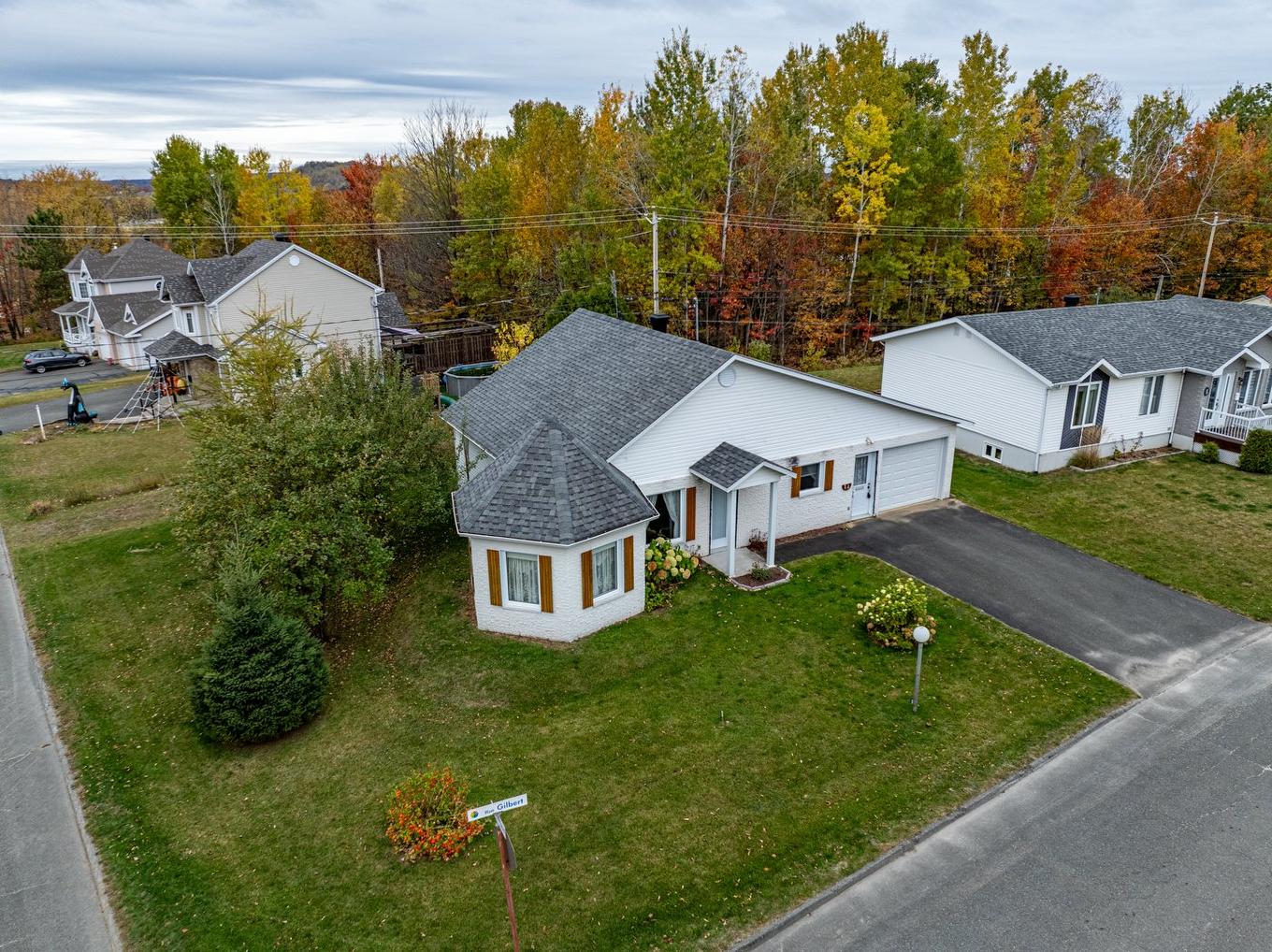 Photo aérienne - 1 Rue Gilbert, Val-Des-Sources, QC - Outdoor