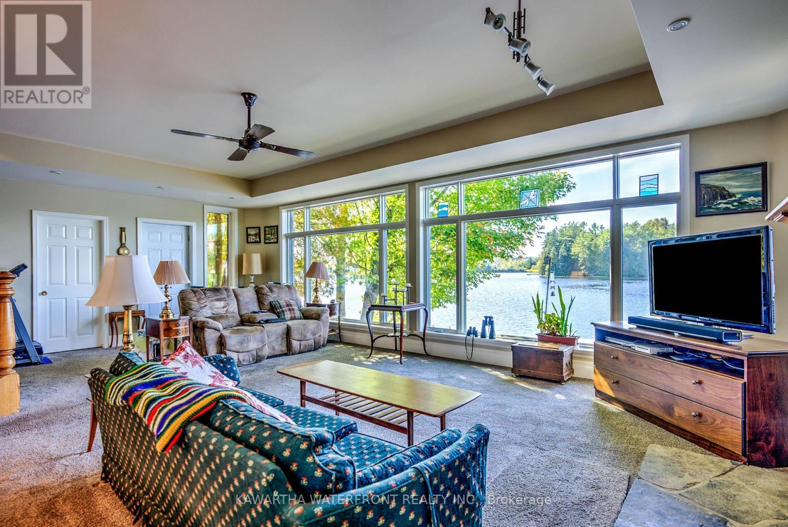 Living Room - 31 Shadow Lake 40 Road, Kawartha Lakes (Somerville), ON - Indoor Photo Showing Living Room