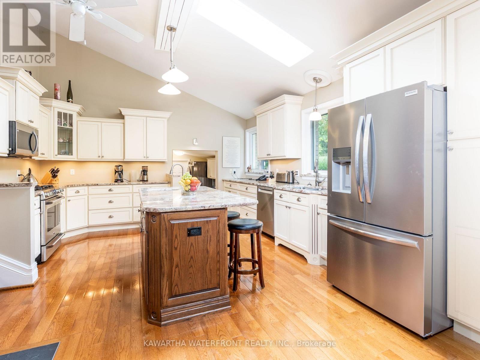 Kitchen - 31 Shadow Lake 40 Road, Kawartha Lakes (Somerville), ON - Indoor Photo Showing Kitchen
