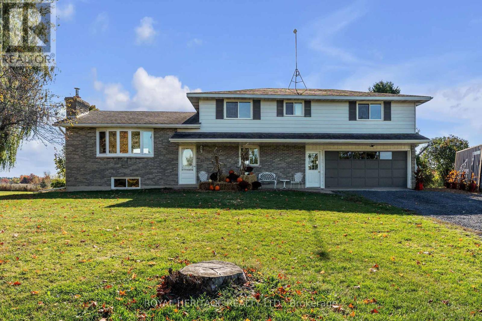 589 County 2 Road, Front Of Leeds & Seeleys Bay, ON - Outdoor With Facade