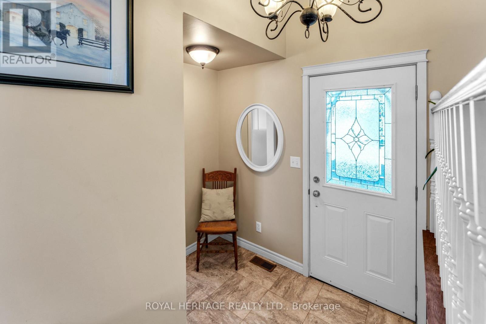 589 County 2 Road, Front Of Leeds & Seeleys Bay, ON - Indoor Photo Showing Other Room