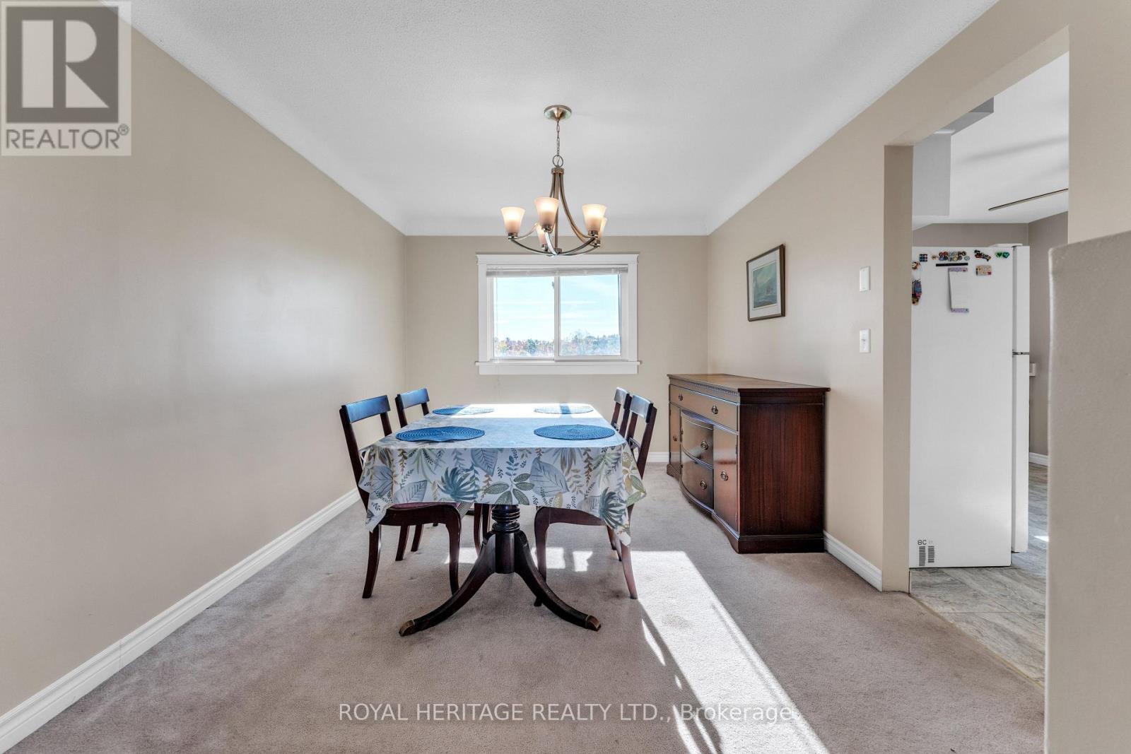 589 County 2 Road, Front Of Leeds & Seeleys Bay, ON - Indoor Photo Showing Dining Room