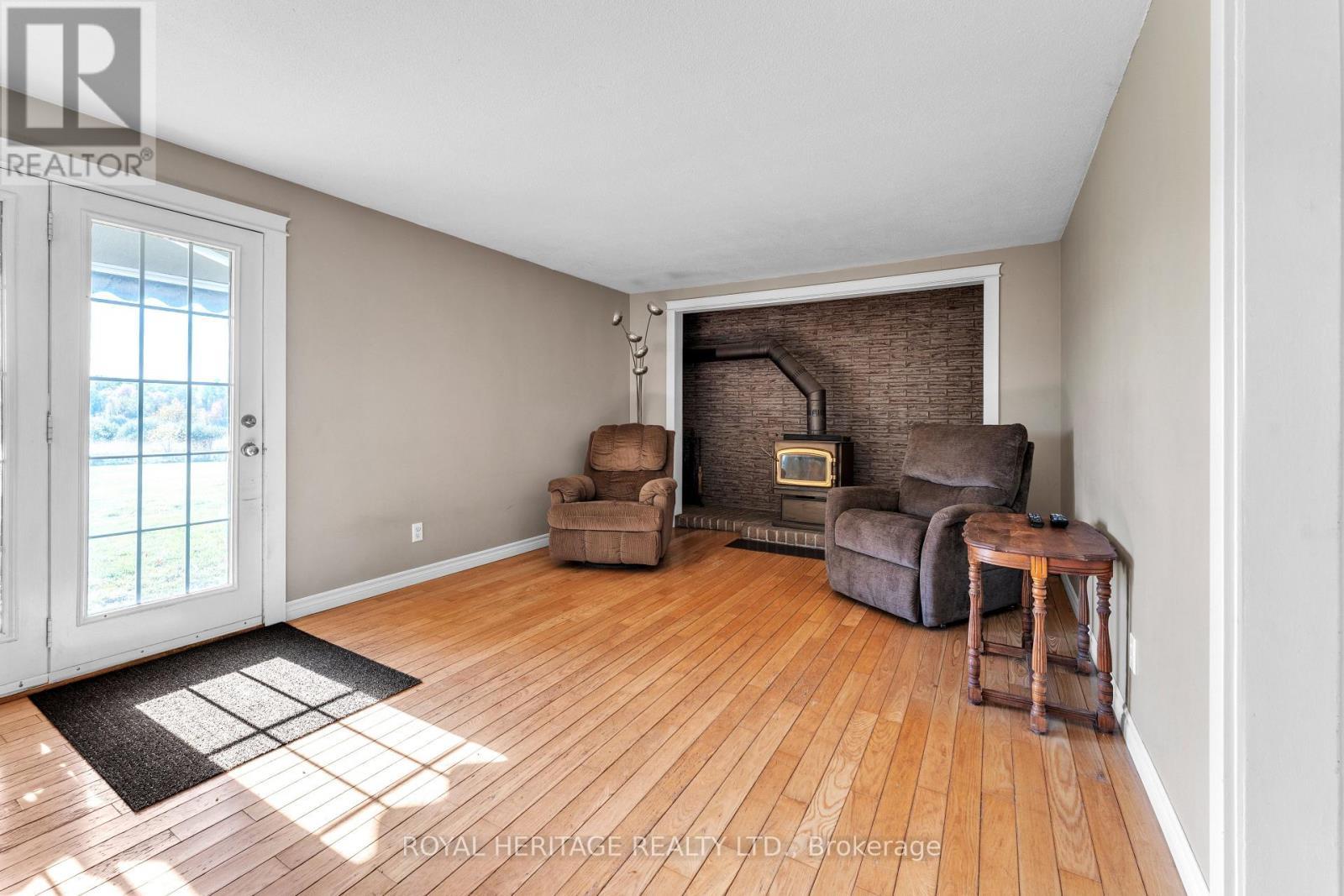 589 County 2 Road, Front Of Leeds & Seeleys Bay, ON - Indoor