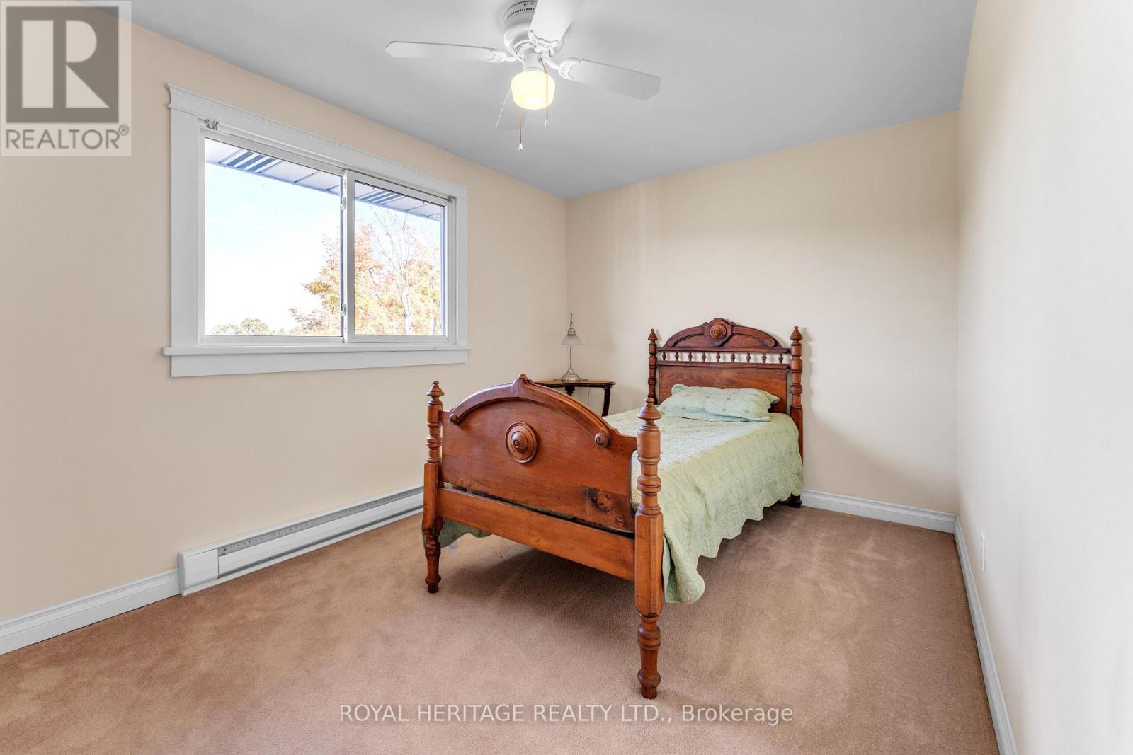 589 County 2 Road, Front Of Leeds & Seeleys Bay, ON - Indoor Photo Showing Bedroom