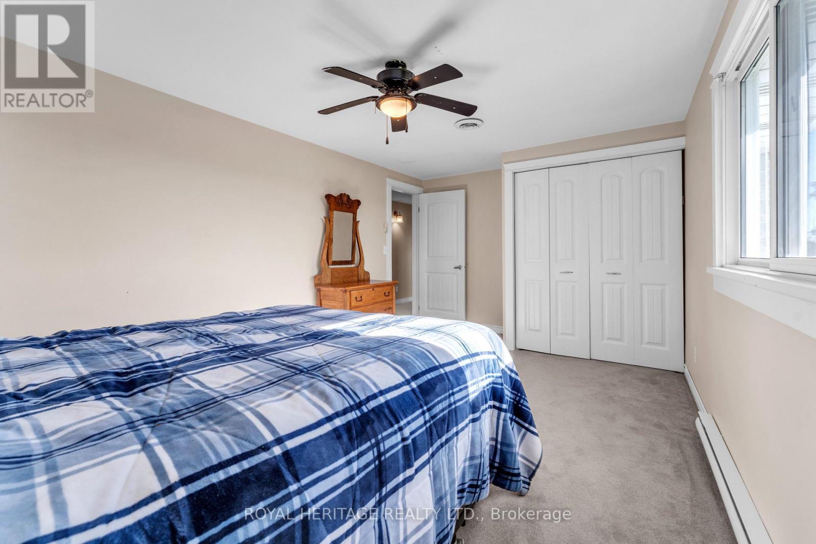 589 County 2 Road, Front Of Leeds & Seeleys Bay, ON - Indoor Photo Showing Bedroom