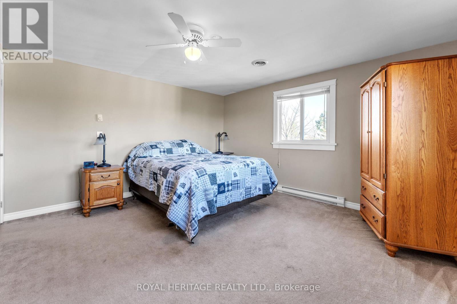 589 County 2 Road, Front Of Leeds & Seeleys Bay, ON - Indoor Photo Showing Bedroom