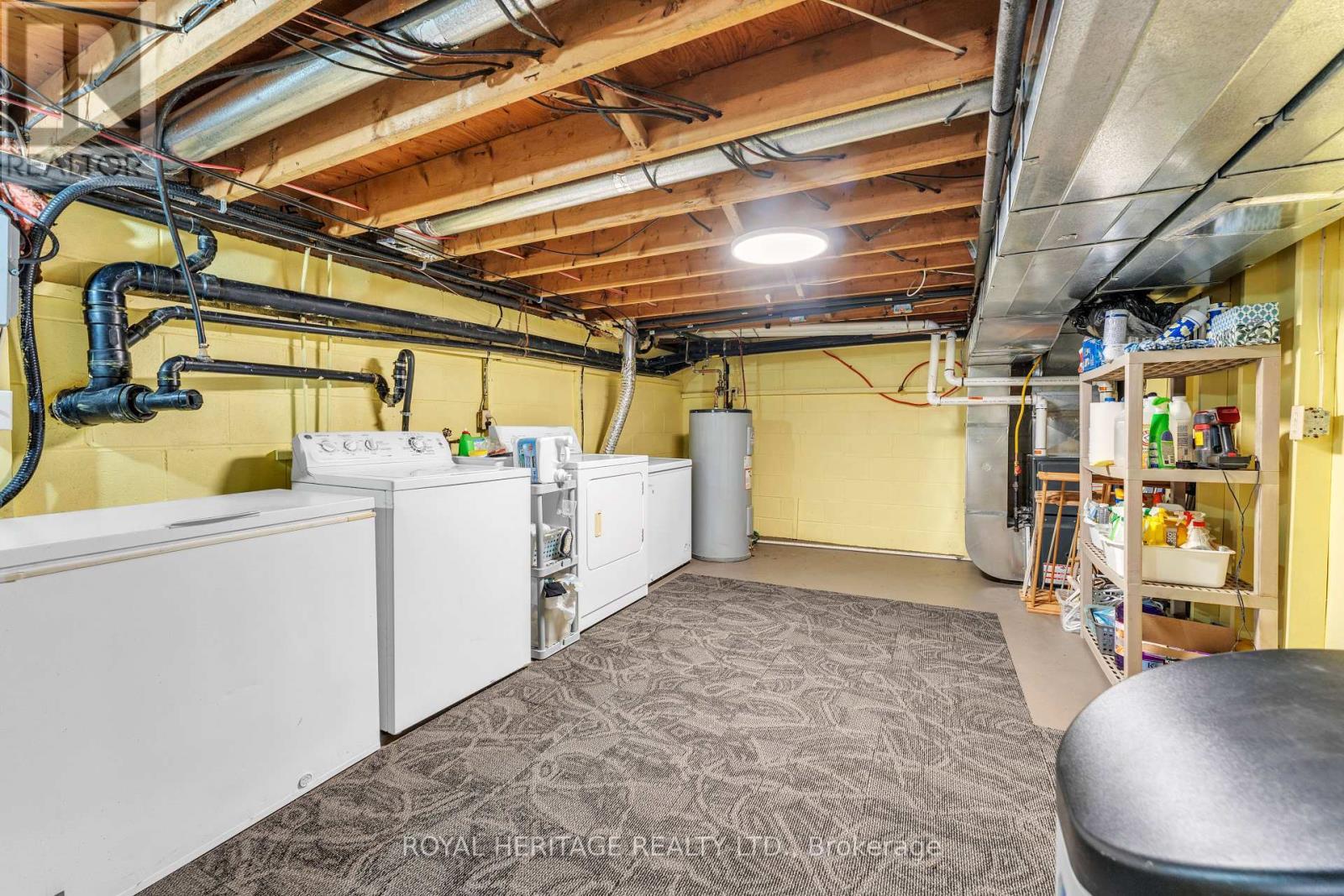 589 County 2 Road, Front Of Leeds & Seeleys Bay, ON - Indoor Photo Showing Laundry Room