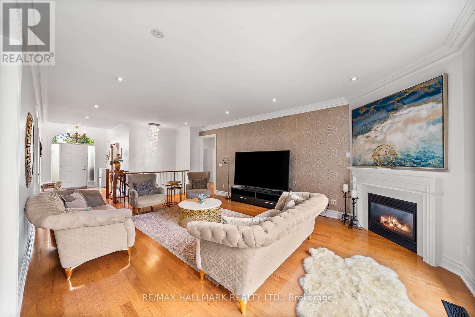 452 Athabasca Drive, Vaughan, ON - Indoor Photo Showing Living Room With Fireplace