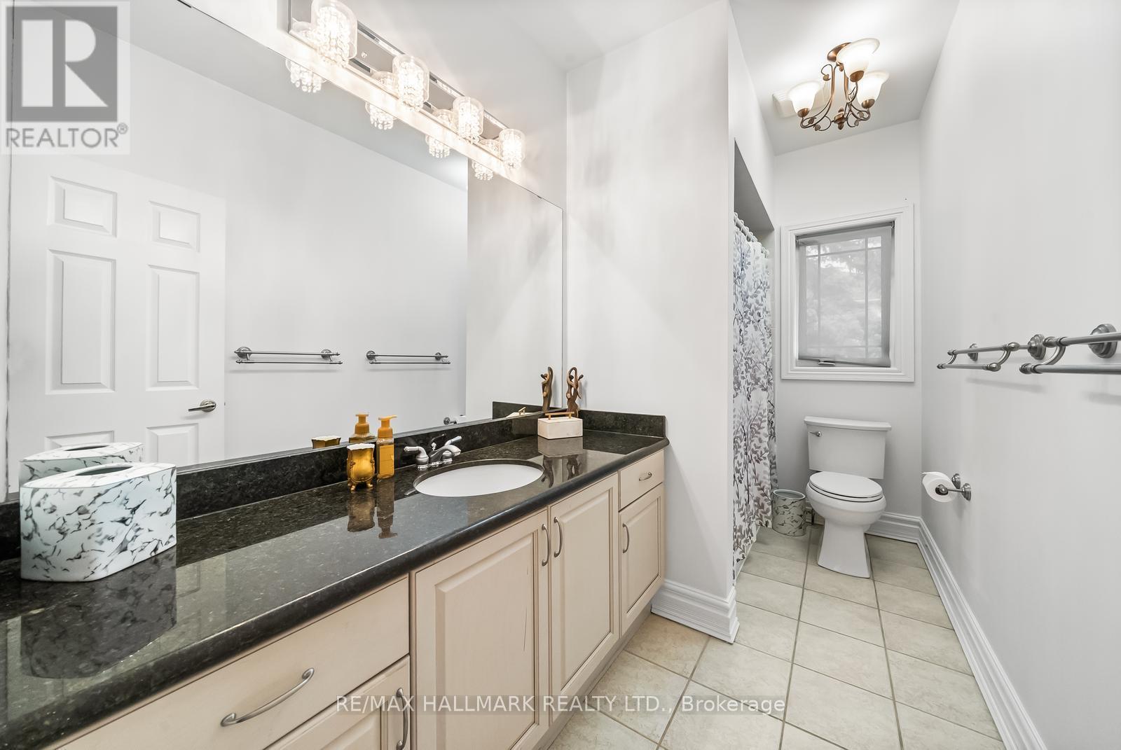 452 Athabasca Drive, Vaughan, ON - Indoor Photo Showing Bathroom