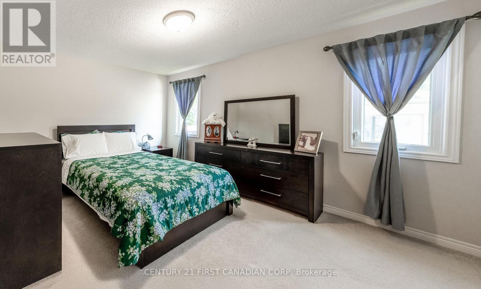 18 - 20 Windemere Place, St. Thomas, ON - Indoor Photo Showing Bedroom