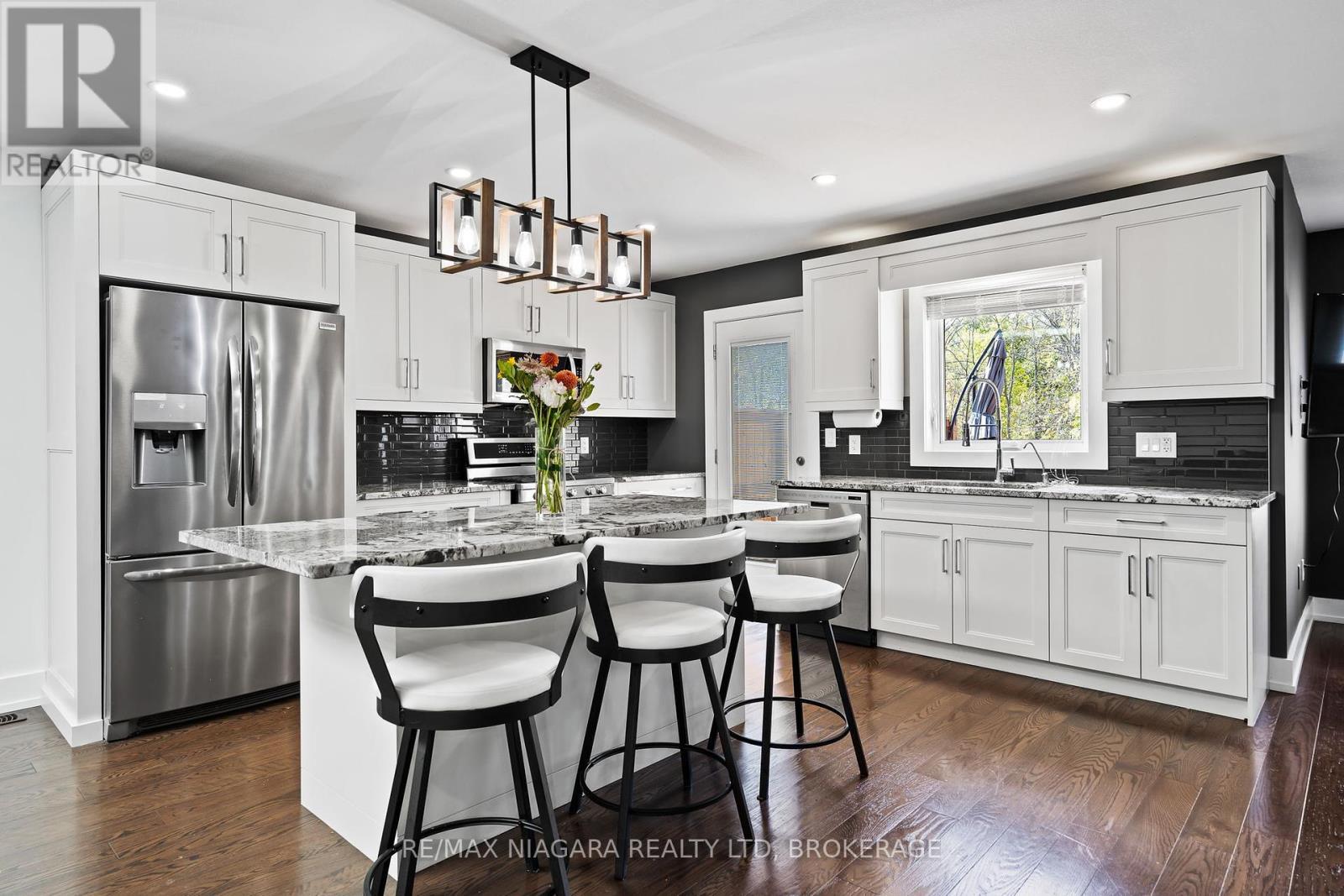 30 Renfield Street, Port Colborne (Sugarloaf), ON - Indoor