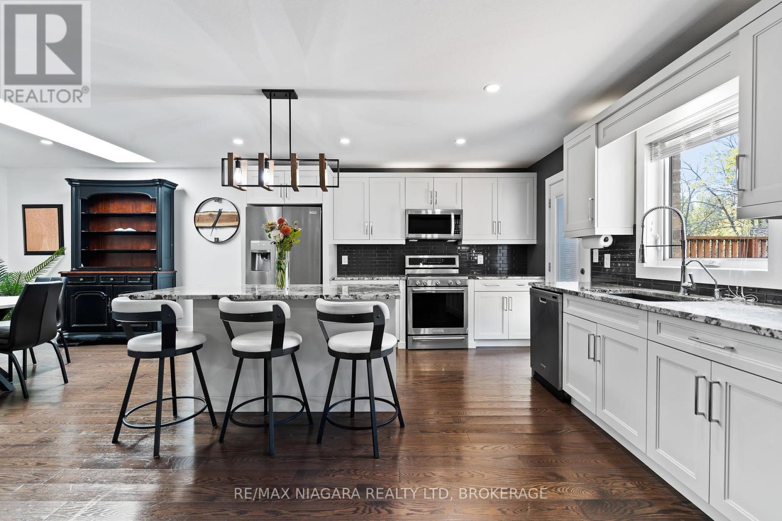 30 Renfield Street, Port Colborne (Sugarloaf), ON - Indoor Photo Showing Kitchen