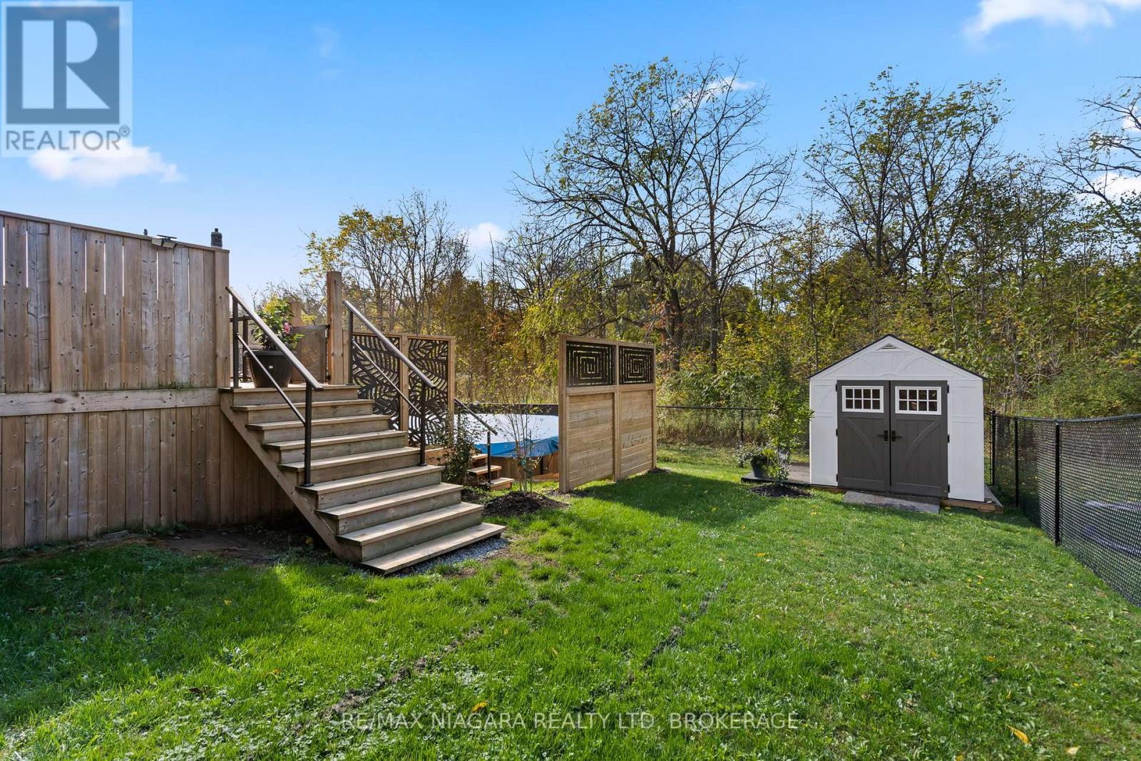 30 Renfield Street, Port Colborne (Sugarloaf), ON - Outdoor