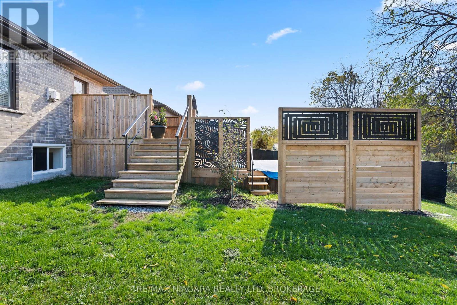 30 Renfield Street, Port Colborne (Sugarloaf), ON - Outdoor